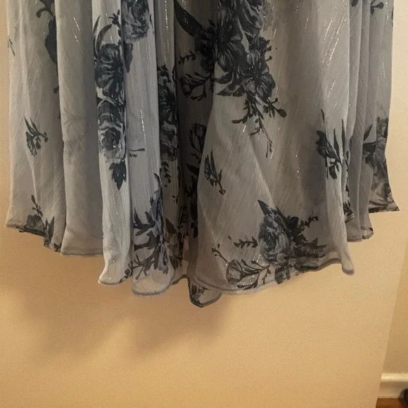 Marchesa Notte • Blue & Silver Floral Maxi Dress with open back • size 6 - Picture 15 of 16